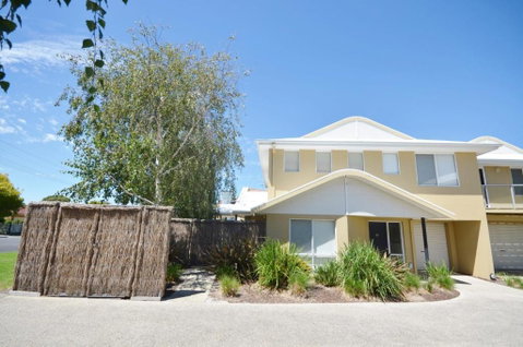 Sandpiper 10 - Close To Town And Beach - Accommodation BNB 0