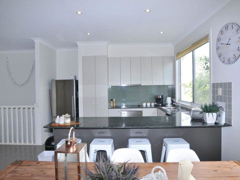 Sandpiper 3 - Close To Town And Beach - Accommodation BNB 2