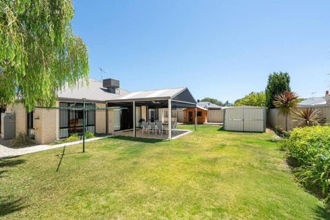 Sandpiper House - Family & Pet Friendly - Accommodation BNB 1