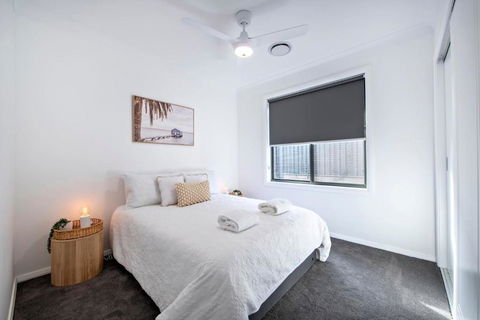 Sandstone - Family Entertainer, Refined Living - Accommodation BNB 1