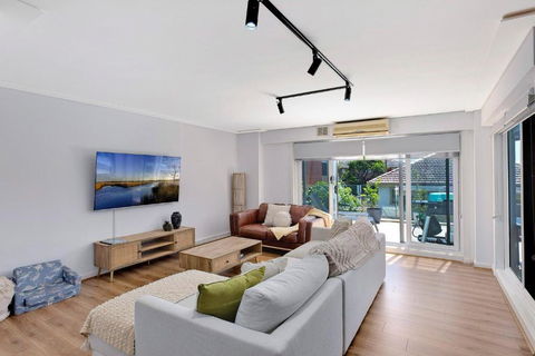 Sandy Cove Apartment The Entrance 8 - Accommodation BNB 1
