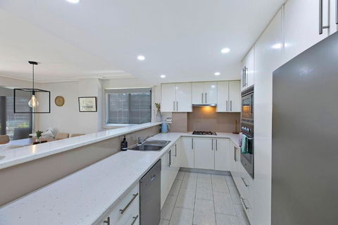 Sandy Cove Apartment The Entrance 8 - Accommodation BNB 3