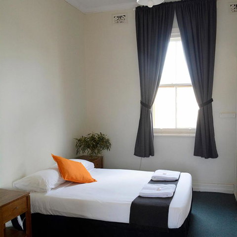 Shamrock Hotel Motel Temora - Accommodation BNB 2
