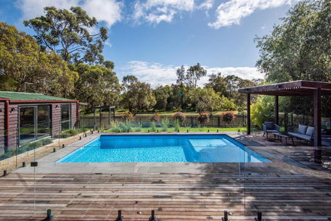 Somers Pool Park And Beach Retreat - Accommodation BNB 2