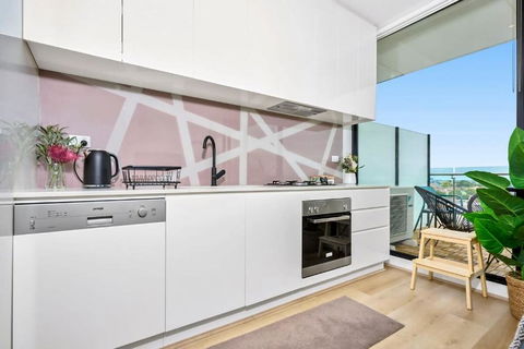 Stylish Urban Retreat Prime Location - Accommodation BNB 3