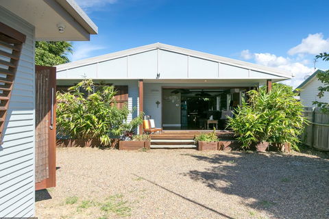 Beachside Cottages - Accommodation BNB 2