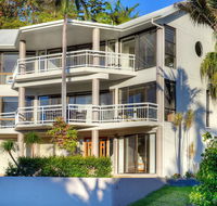 BEACHSIDE MANOR - walk to the beach - Accommodation BNB