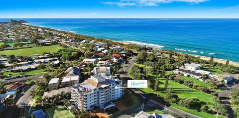 Beachside Resort Kawana Waters - Accommodation BNB 4