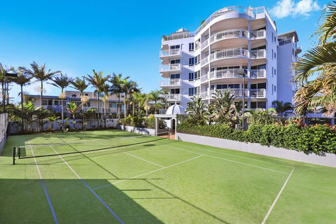 Beachside Resort Kawana Waters - Accommodation BNB 3