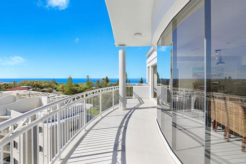 Beachside Resort Kawana Waters - Accommodation BNB 2