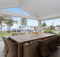Beauty and the Beach' 88 Foreshore Drive - large home with WIFI  water views - Accommodation BNB