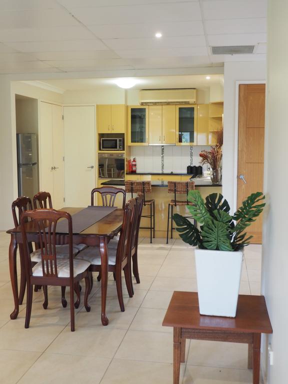 Mount Ommaney QLD Accommodation BNB