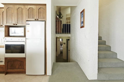 Beehive 14 - Accommodation BNB 1