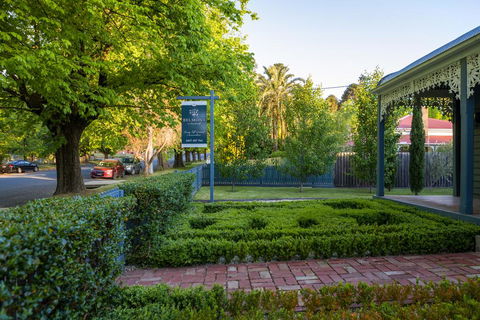 Belmont At Beechworth 2 Bedrooms, 2 Bathrooms, 2 Couples - Accommodation BNB 2