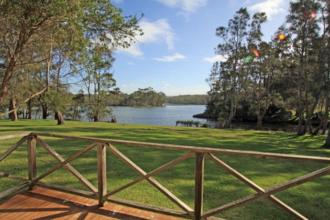 Berrara Lagoon Front Chalet - Accommodation BNB 0