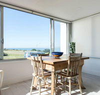 Best beachside location in Clovelly with Parking - Accommodation BNB