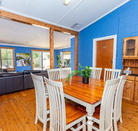 Best Central House - SLEEPS 11  - Accommodation BNB