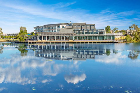 Best Western Plus North Lakes Hotel - Accommodation BNB 0