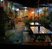 Bev and Mick's International Backpackers at Mcmahon's - Accommodation BNB