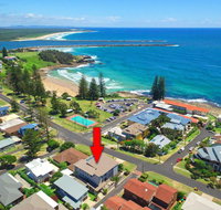 Bimbadeen Unit 3 - across from the beach - lift in complex - Accommodation BNB
