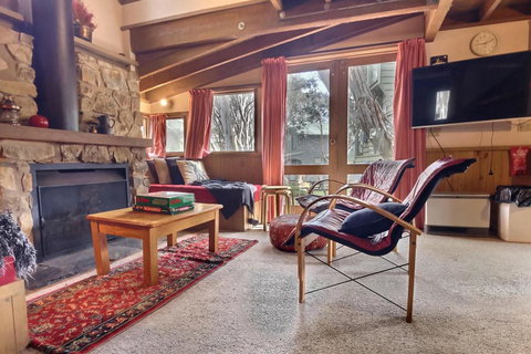 Bindi - Alpine Getaways's Chalet At Tower Rd - Accommodation BNB 2