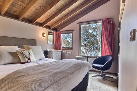Bindi - Alpine Getaways's Chalet At Tower Rd - Accommodation BNB 0