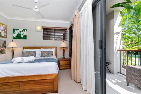 Blue Lagoon Lakeside Apartment - Accommodation BNB 3