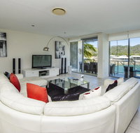 Blue on Blue Penthouse Apartment 335 - Accommodation BNB