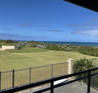 Blue Sky Escapes Seaview Apartment - Accommodation BNB