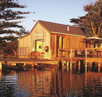 Boathouse - Birks River Retreat - Accommodation BNB