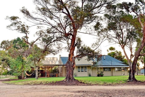 The Jetty House - Lake Frontage Barmera Riverland - Accommodation BNB 0