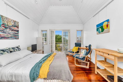The Seaside Loft - A Breezy Beachside Lifestyle - Accommodation BNB 0