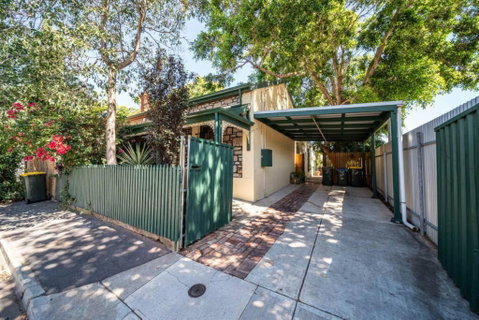 The Spotted Cow,city Fringe,pet Friendly-Free Wine - Accommodation BNB 1