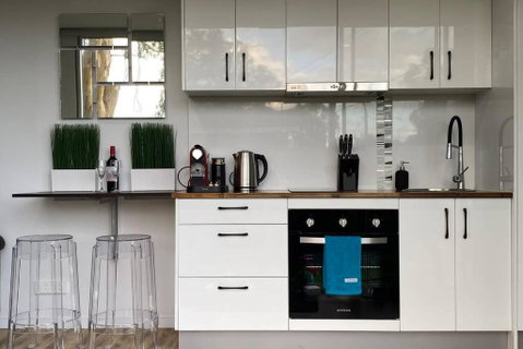 Tiny House In Belconnen 1BR Self Contained Wine - Accommodation BNB 1