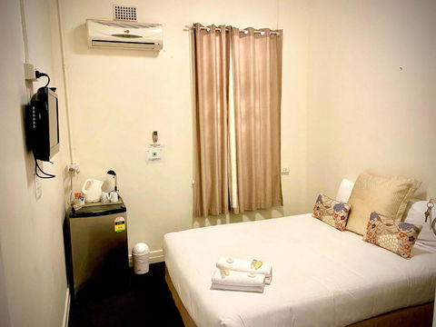 Windsor Hotel Miles - Accommodation BNB 3