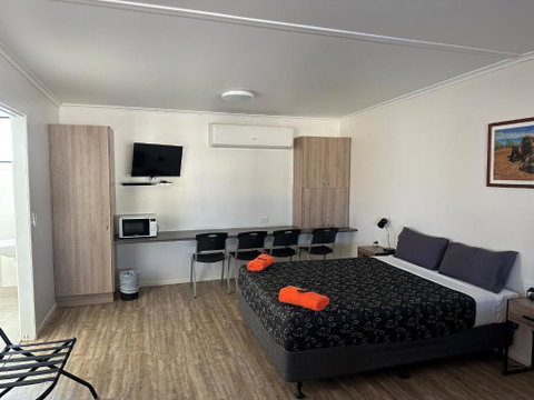 Winton Outback Motel - Accommodation BNB 2