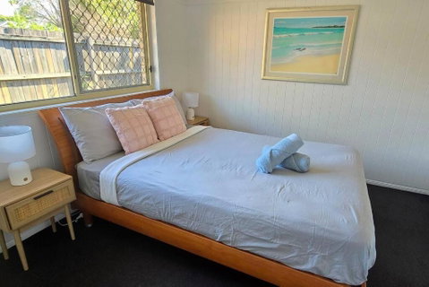 Relaxing Hamptons Style Home In Forest Lake - Accommodation BNB 2