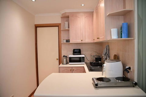 Spacious Studio In AliceSprings QueenBed+KSAirbed - Accommodation BNB 2