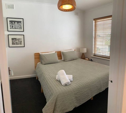 Yarrumla Beach Lodge - Accommodation BNB 3