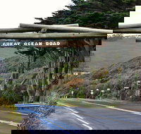 Small-Group Great Ocean Road and Twelve Apostles Full-Day Tour - Accommodation BNB