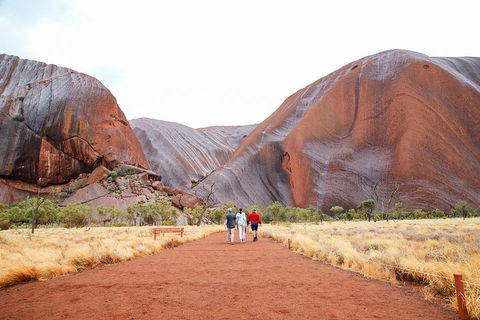 2-Day Uluru (Ayers Rock) And Kata Tjuta Trip From Alice Springs - Accommodation BNB 1