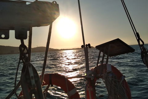 Townsville Private Hire Sunset Sail Sailing Cruise Boat Tour Charter Experience - Accommodation BNB 4