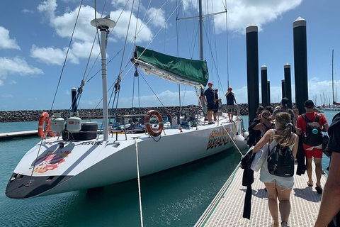 2-Night Whitsundays Sailing Cruise Incl. Whitehaven Beach & Great Barrier Reef - Accommodation BNB 0