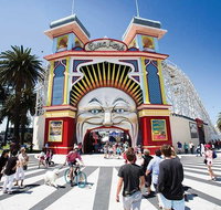 Private Full Day Melbourne City Tour with local guide