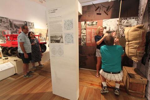 Cairns Aquarium And Small Group City Sightseeing Tour - Accommodation BNB 1