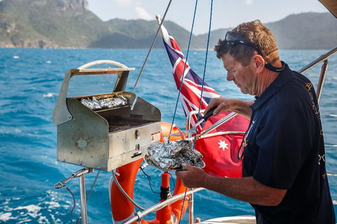 2-Night Cabin Charter Aboard Cruising Yacht Milady - Accommodation BNB 5