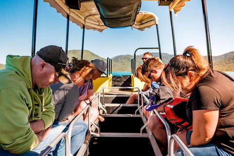 Airlie Beach Glass Bottom Boat Tour - Accommodation BNB 0
